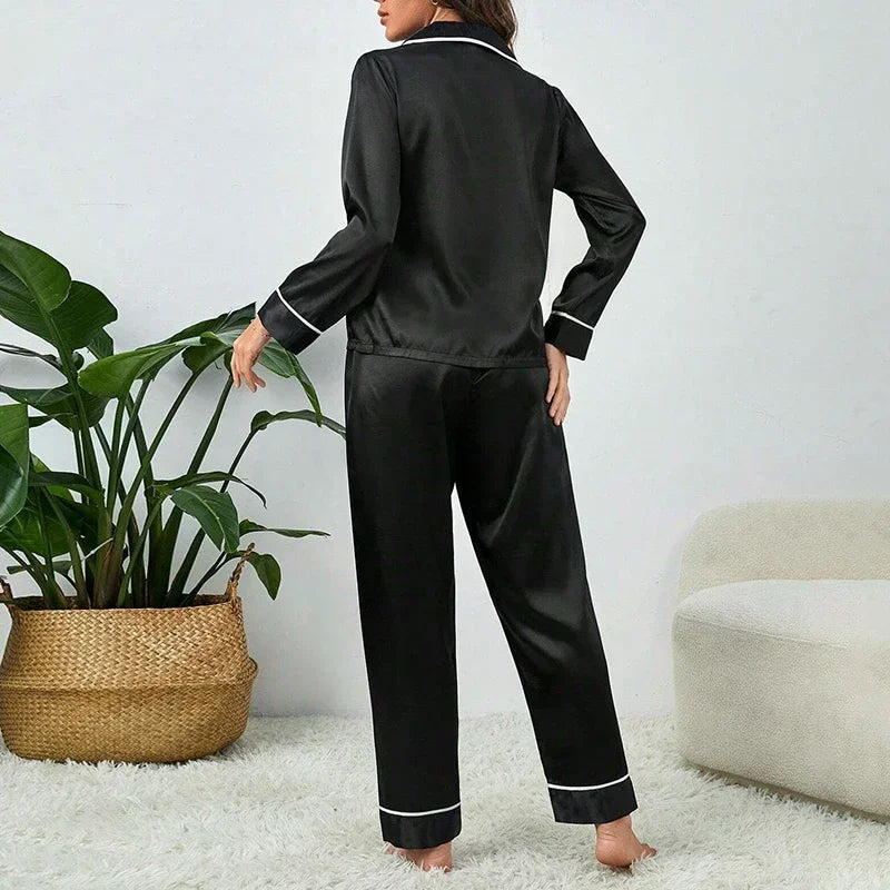 Schwarzer Seidenpyjama für Damen